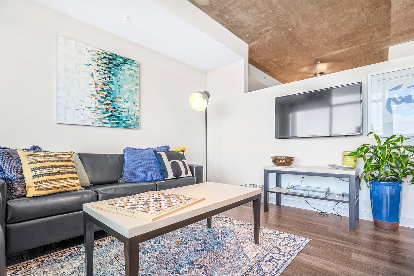 Living-Room-03-Square-On-5th-Atlanta-03