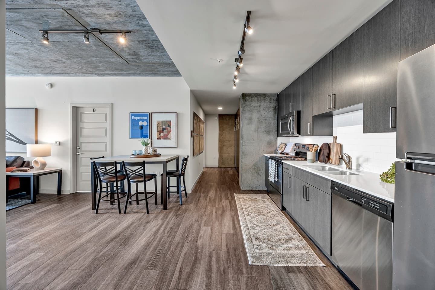 Square on Fifth- Model – Kitchen (5)