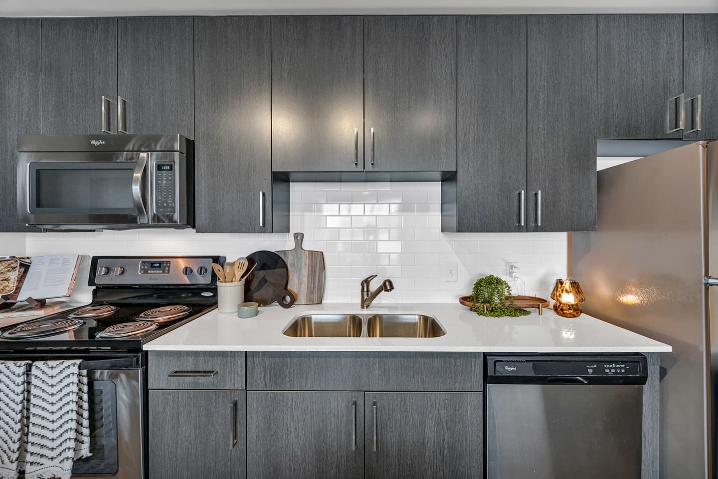 Square on Fifth- Model – Kitchen (7)